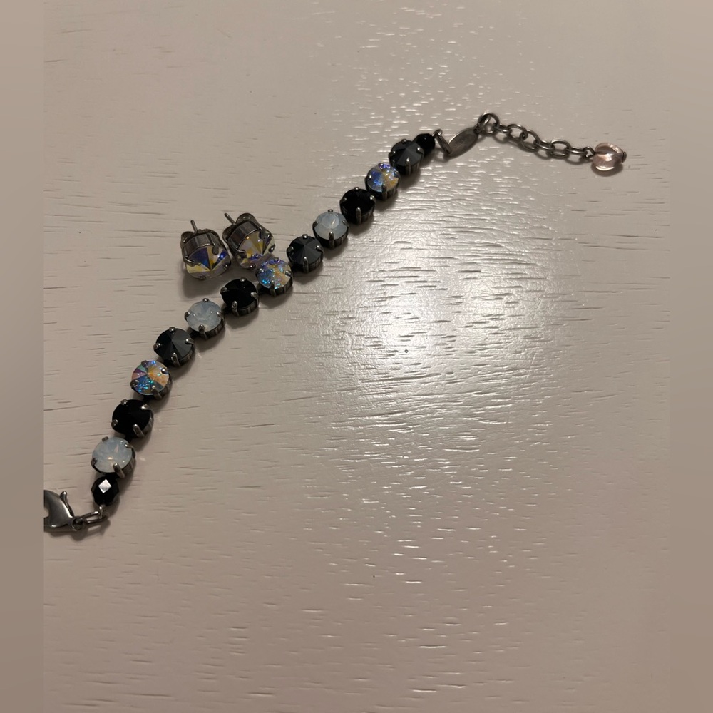Sabika Fashion Jewelry - Contract Fun bracelet and post earrings